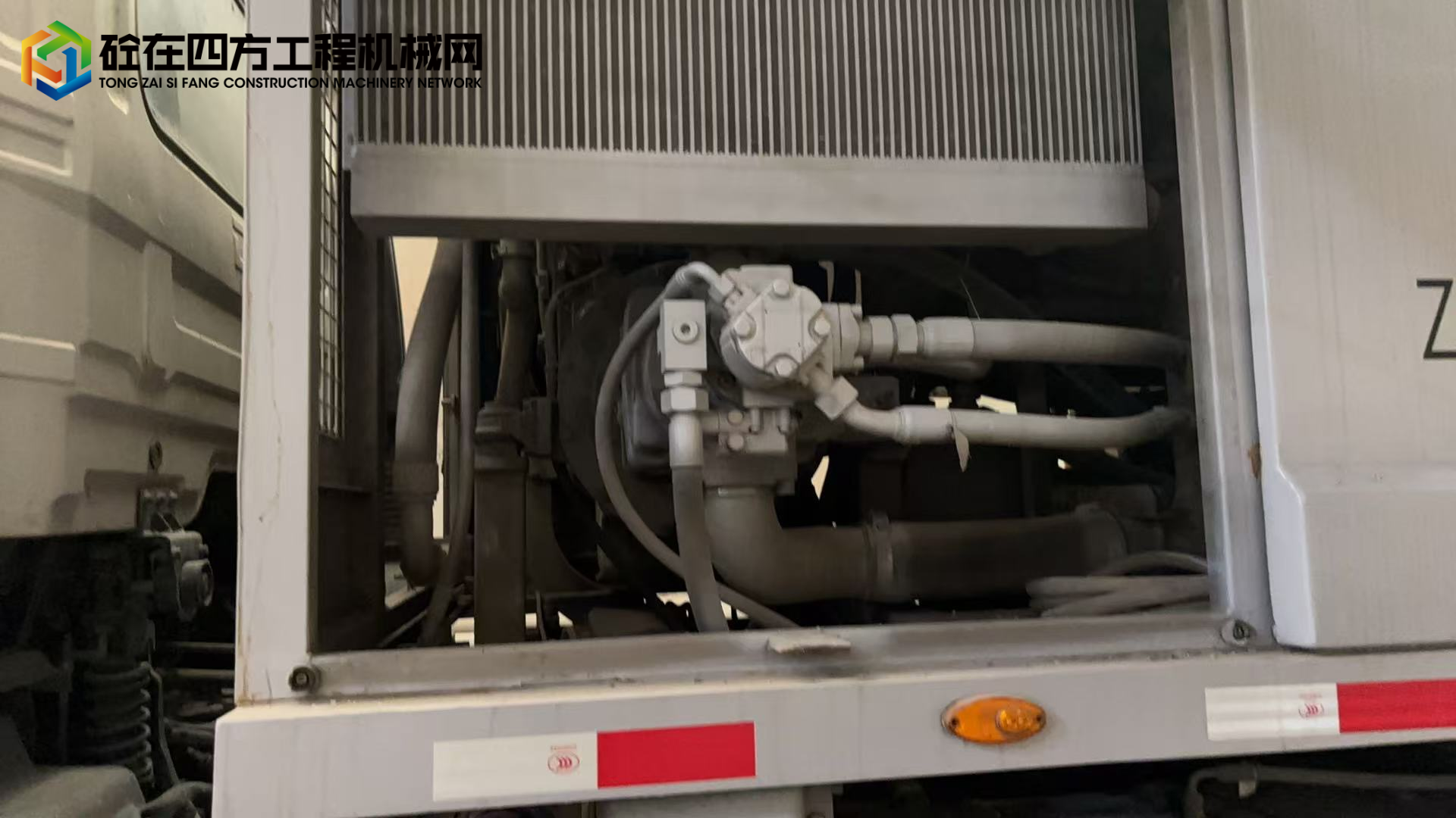 https://images.tongzsf.com/tong/truck_machine/20250522/1682f2cc5de605.jpg