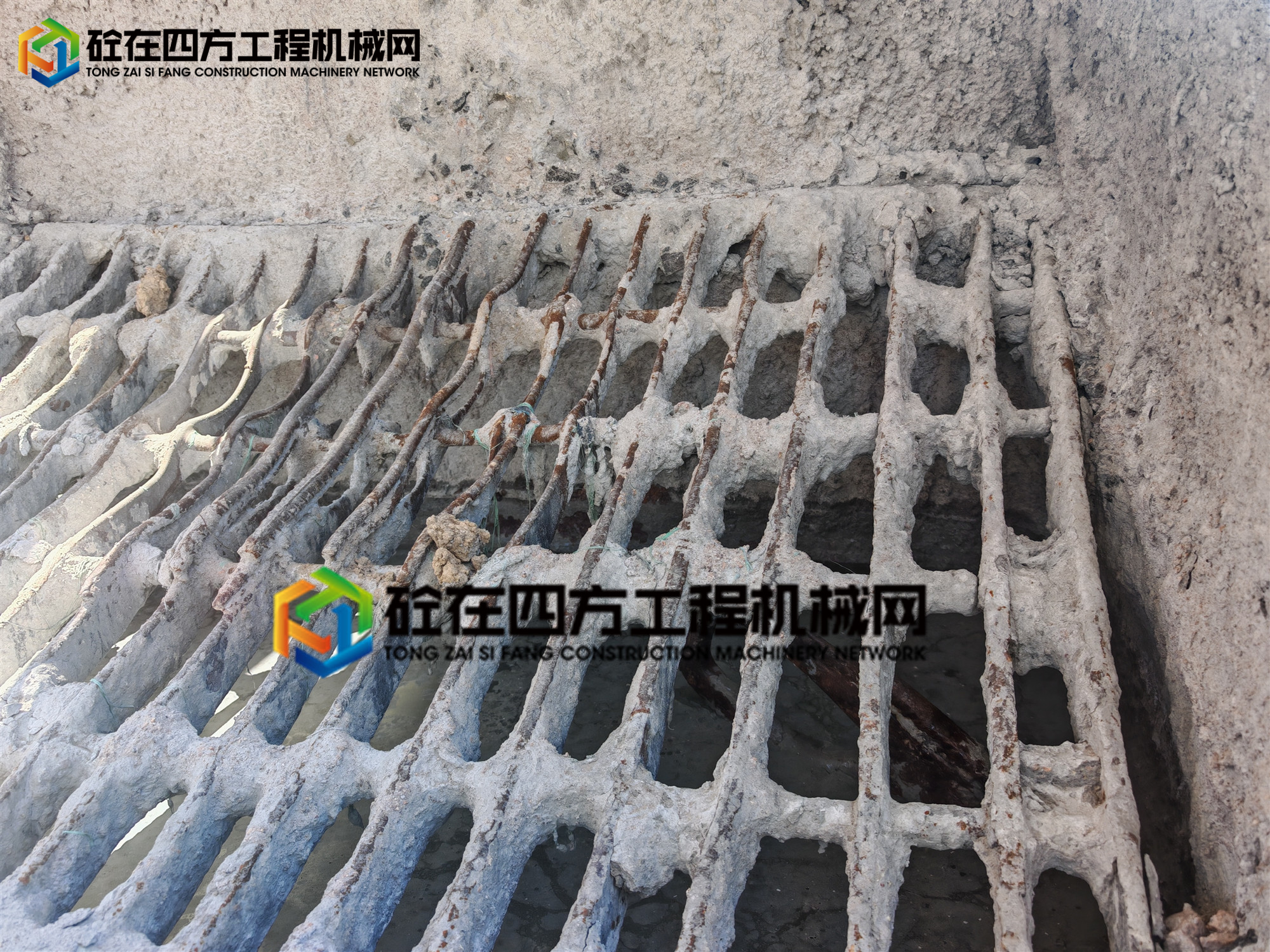 https://images.tongzsf.com/tong/truck_machine/20250603/1683eae54b911b.jpg