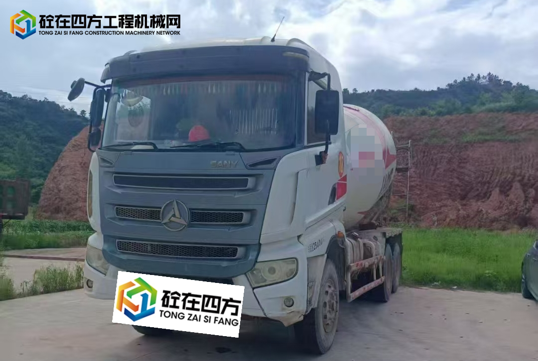 https://images.tongzsf.com/tong/truck_machine/20250606/168429b258714a.jpg