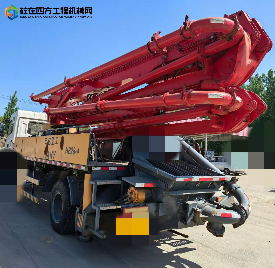 https://images.tongzsf.com/tong/truck_machine/20250611/1684972918e8c1.jpg
