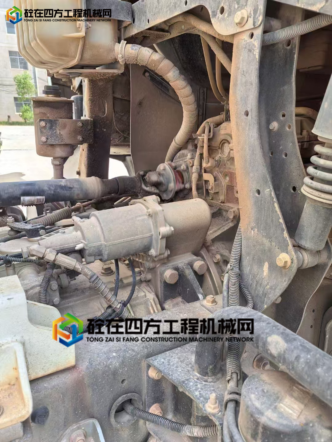 https://images.tongzsf.com/tong/truck_machine/20250613/1684b9a5221c8a.jpg