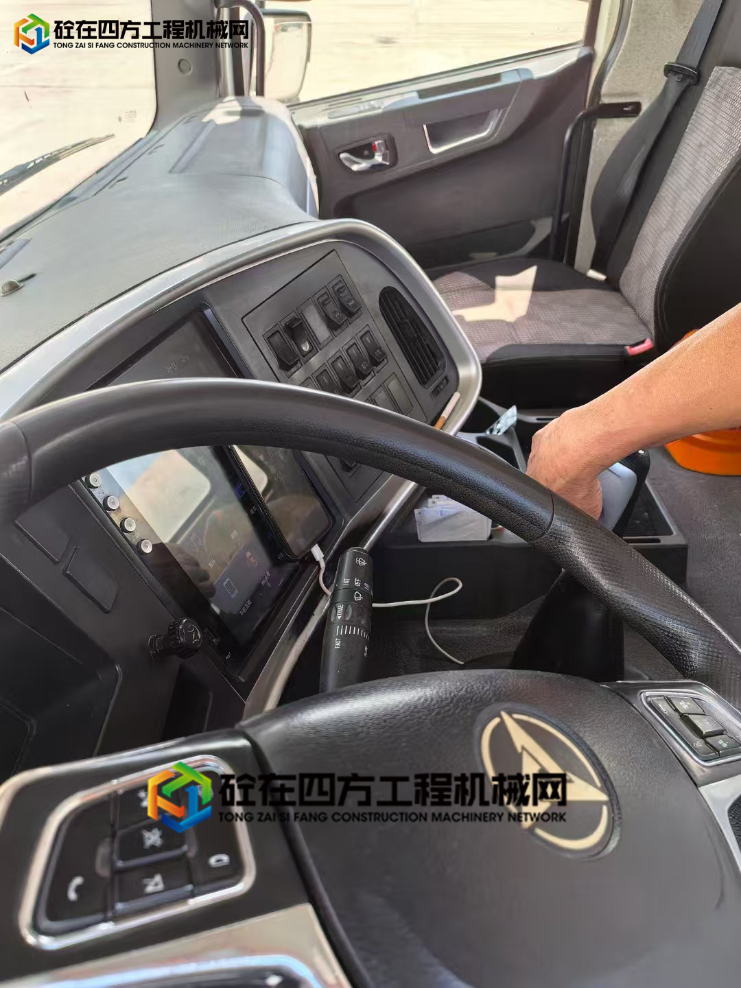 https://images.tongzsf.com/tong/truck_machine/20250613/1684b9a6302661.jpg