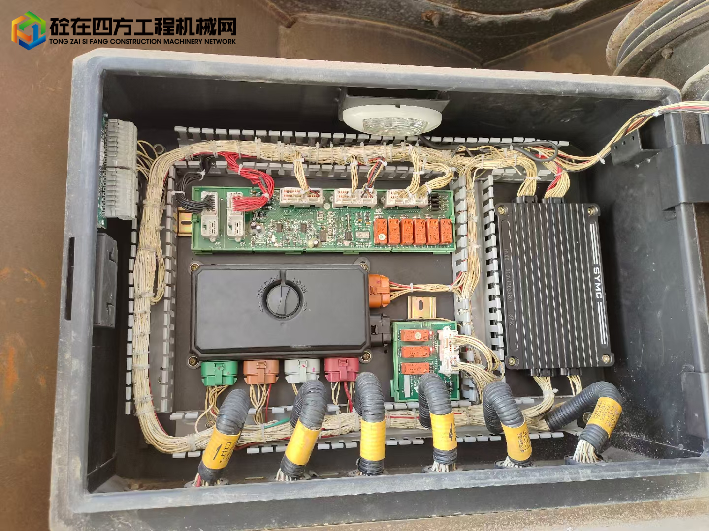 https://images.tongzsf.com/tong/truck_machine/20250617/1685120eeb2ac9.jpg
