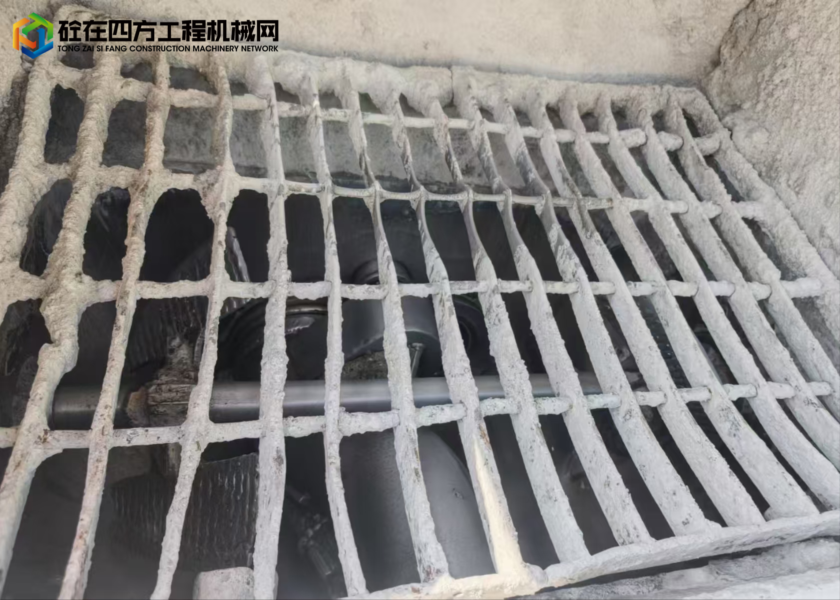 https://images.tongzsf.com/tong/truck_machine/20250618/1685212f98d25d.jpg