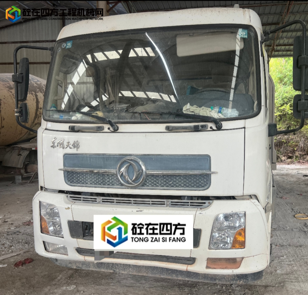 https://images.tongzsf.com/tong/truck_machine/20250627/1685e6569ad451.jpg