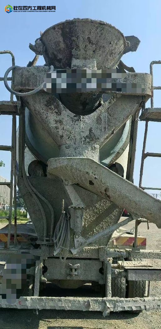 https://images.tongzsf.com/tong/truck_machine/20250630/16862a5ee45079.jpg