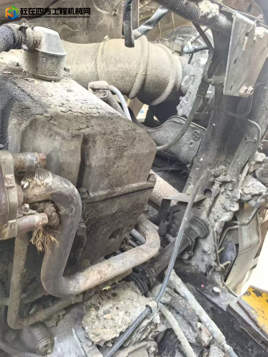 https://images.tongzsf.com/tong/truck_machine/20250701/168635633bbac0.jpg