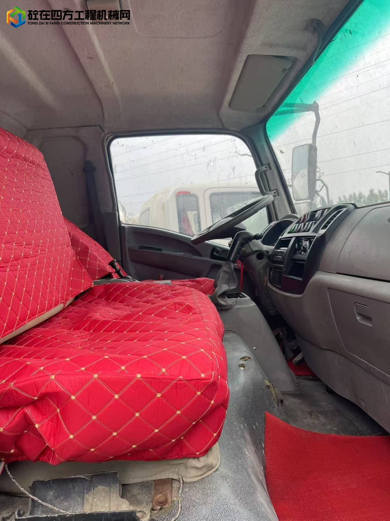 https://images.tongzsf.com/tong/truck_machine/20250702/16864999f655ec.jpg