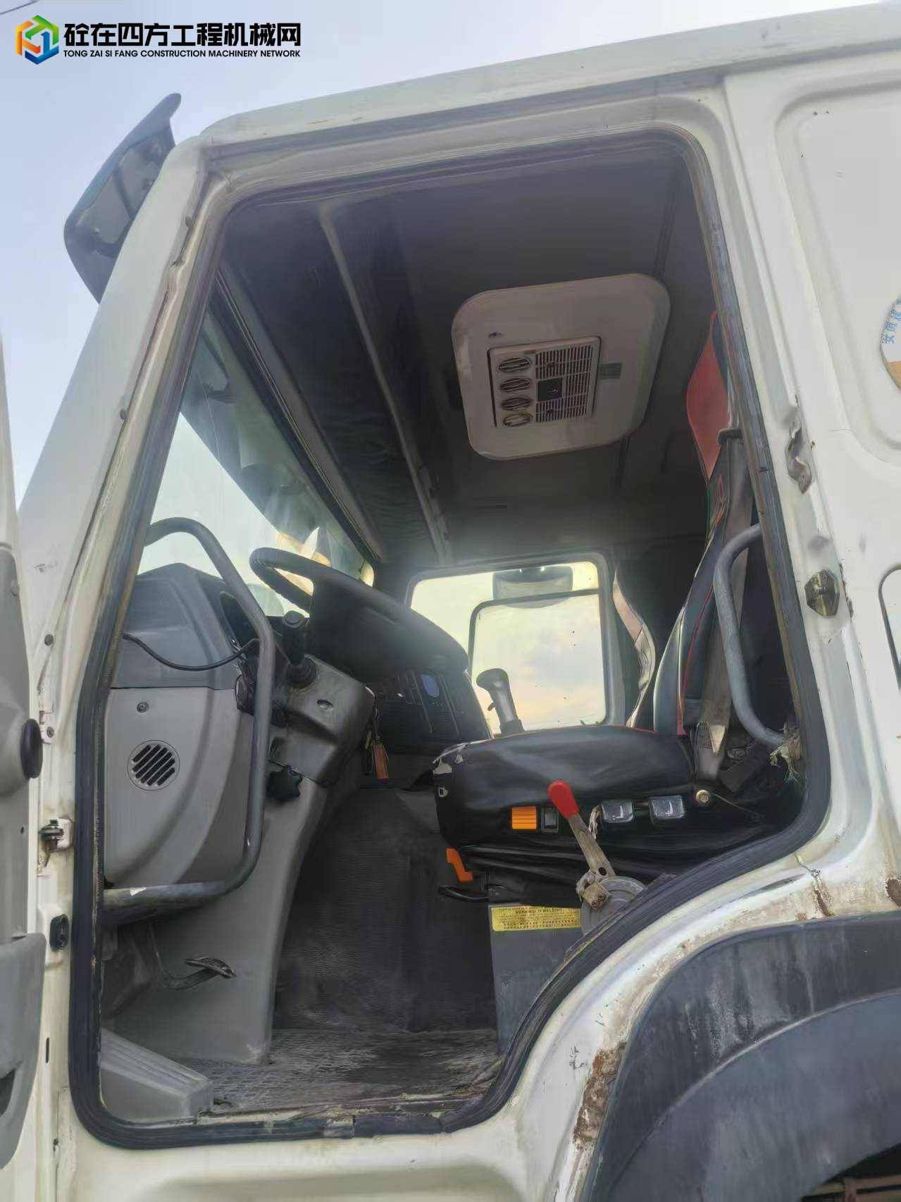 https://images.tongzsf.com/tong/truck_machine/20250707/1686b75d5b8aaf.jpg