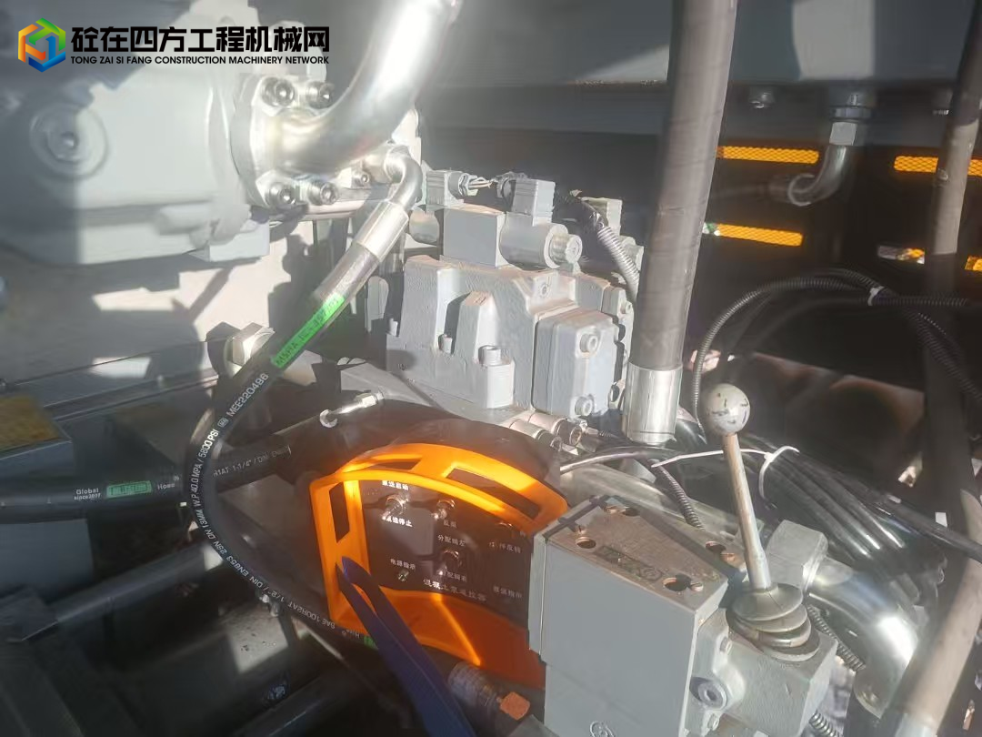 https://images.tongzsf.com/tong/truck_machine/20250708/1686c8121219df.jpg