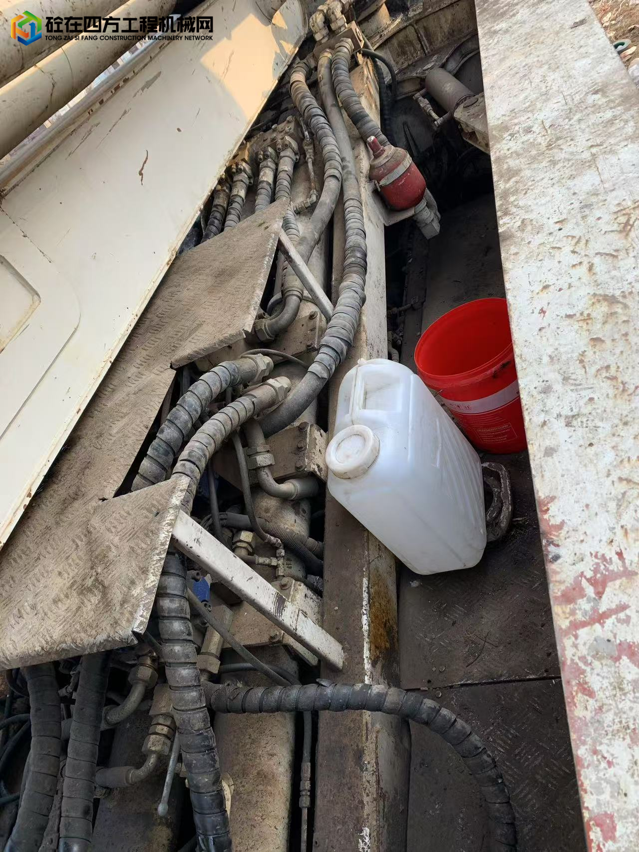 https://images.tongzsf.com/tong/truck_machine/20250714/16874ee73bd8dc.jpg