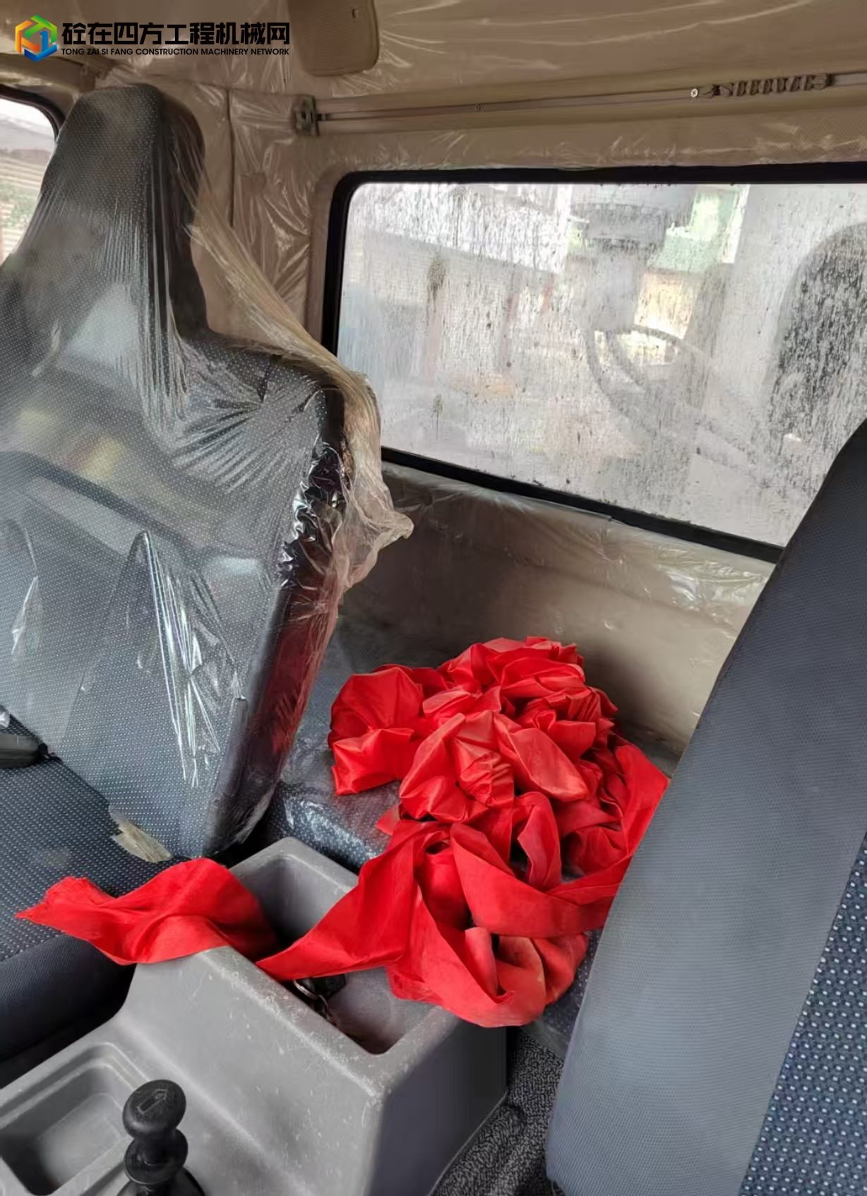 https://images.tongzsf.com/tong/truck_machine/20250716/1687705b0820ea.jpg