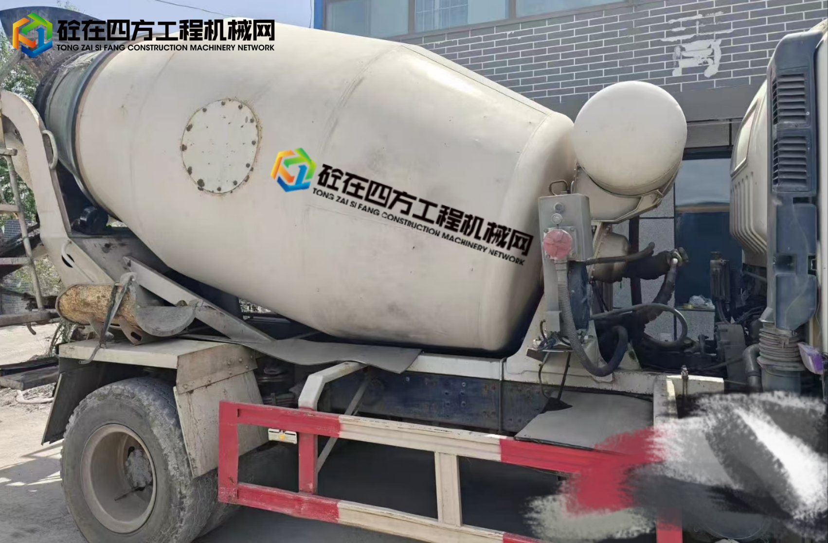 https://images.tongzsf.com/tong/truck_machine/20250718/16879c0fae3d68.jpg