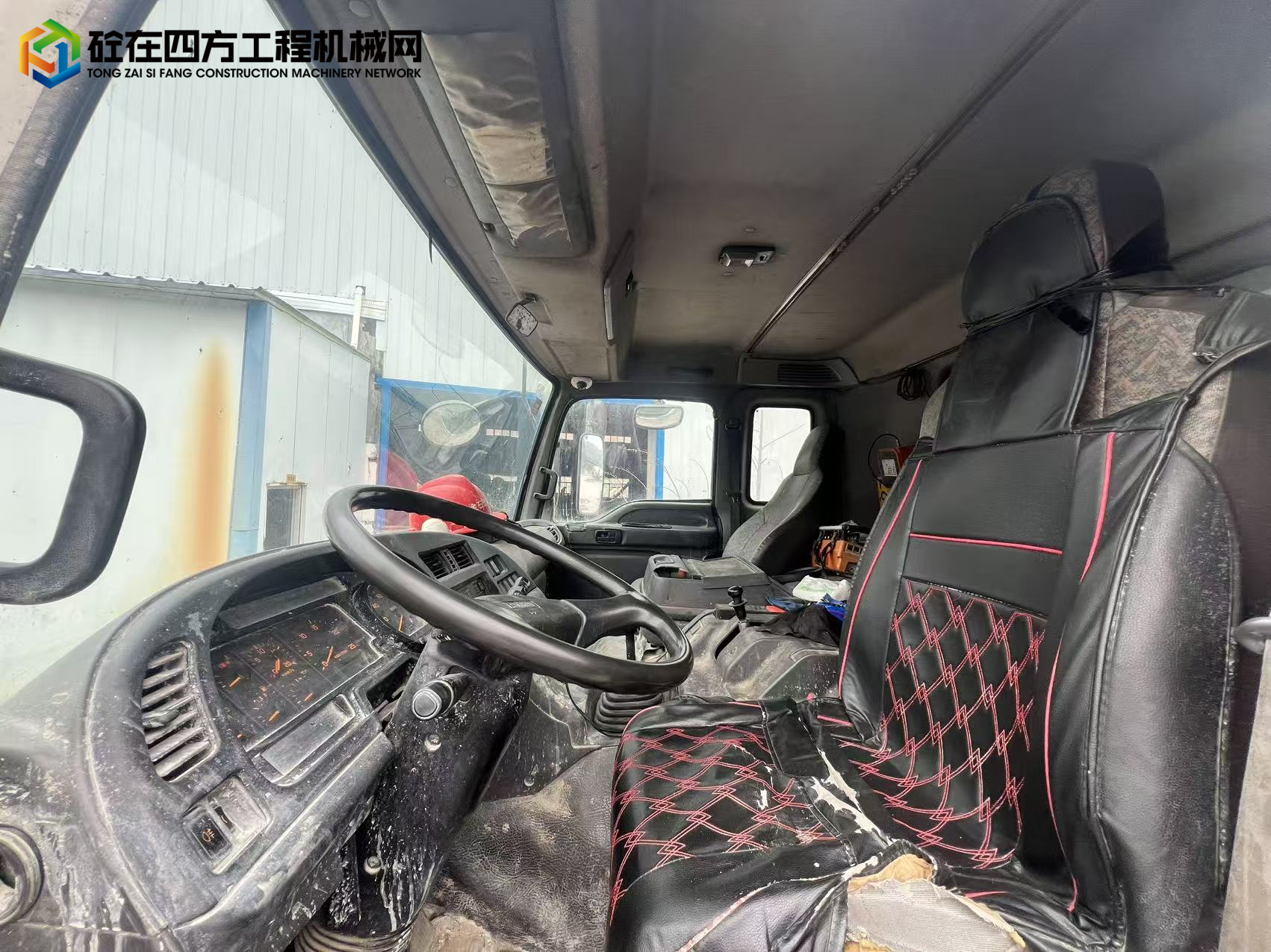 https://images.tongzsf.com/tong/truck_machine/20250721/1687df4f61dee6.jpg