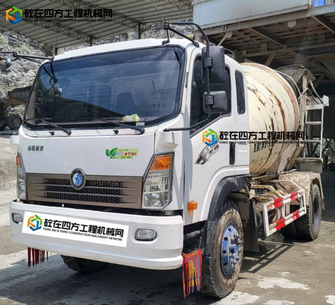 https://images.tongzsf.com/tong/truck_machine/20250725/16882e33c5d5a2.jpg