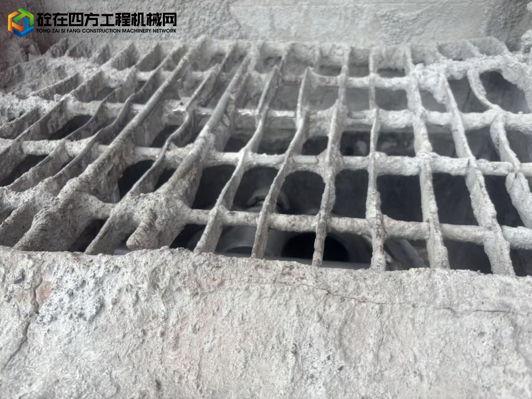 https://images.tongzsf.com/tong/truck_machine/20250725/168831f4c32099.jpg