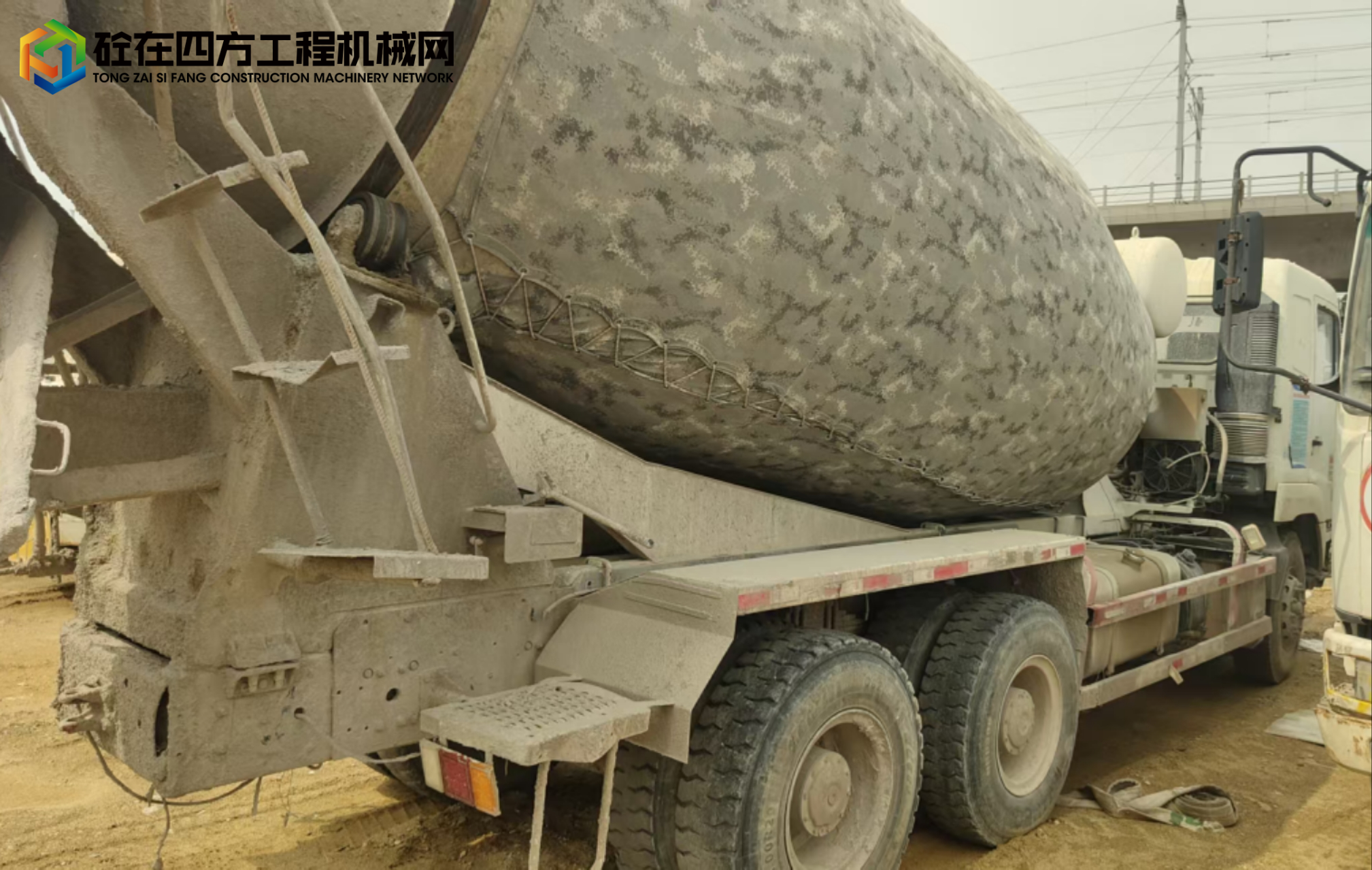 https://images.tongzsf.com/tong/truck_machine/20250801/1688c31114e6e1.jpg