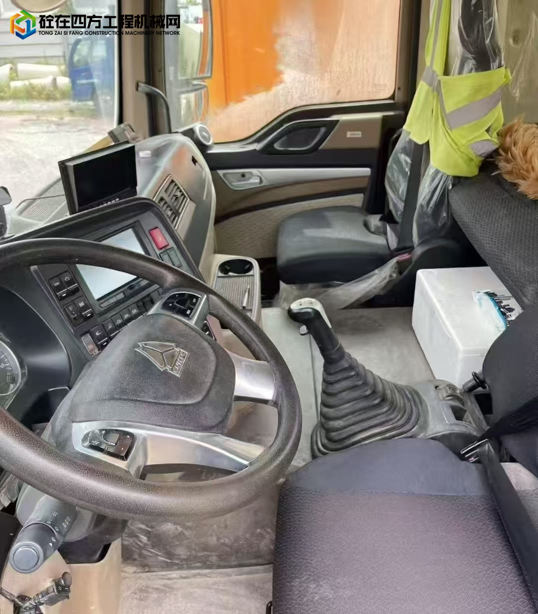 https://images.tongzsf.com/tong/truck_machine/20250804/1689003a04ffd1.jpg