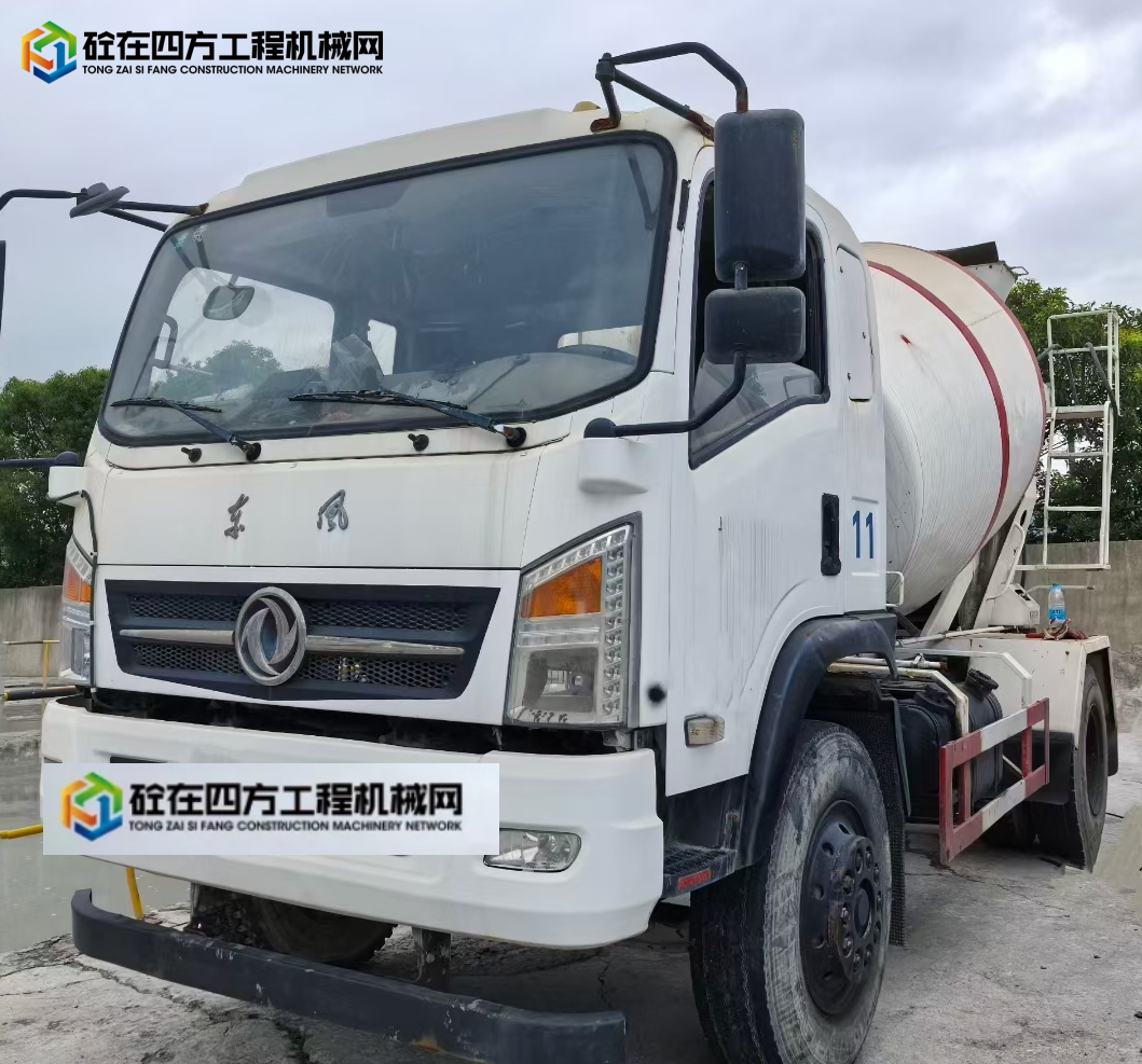 https://images.tongzsf.com/tong/truck_machine/20250806/16892b3b180d26.jpg