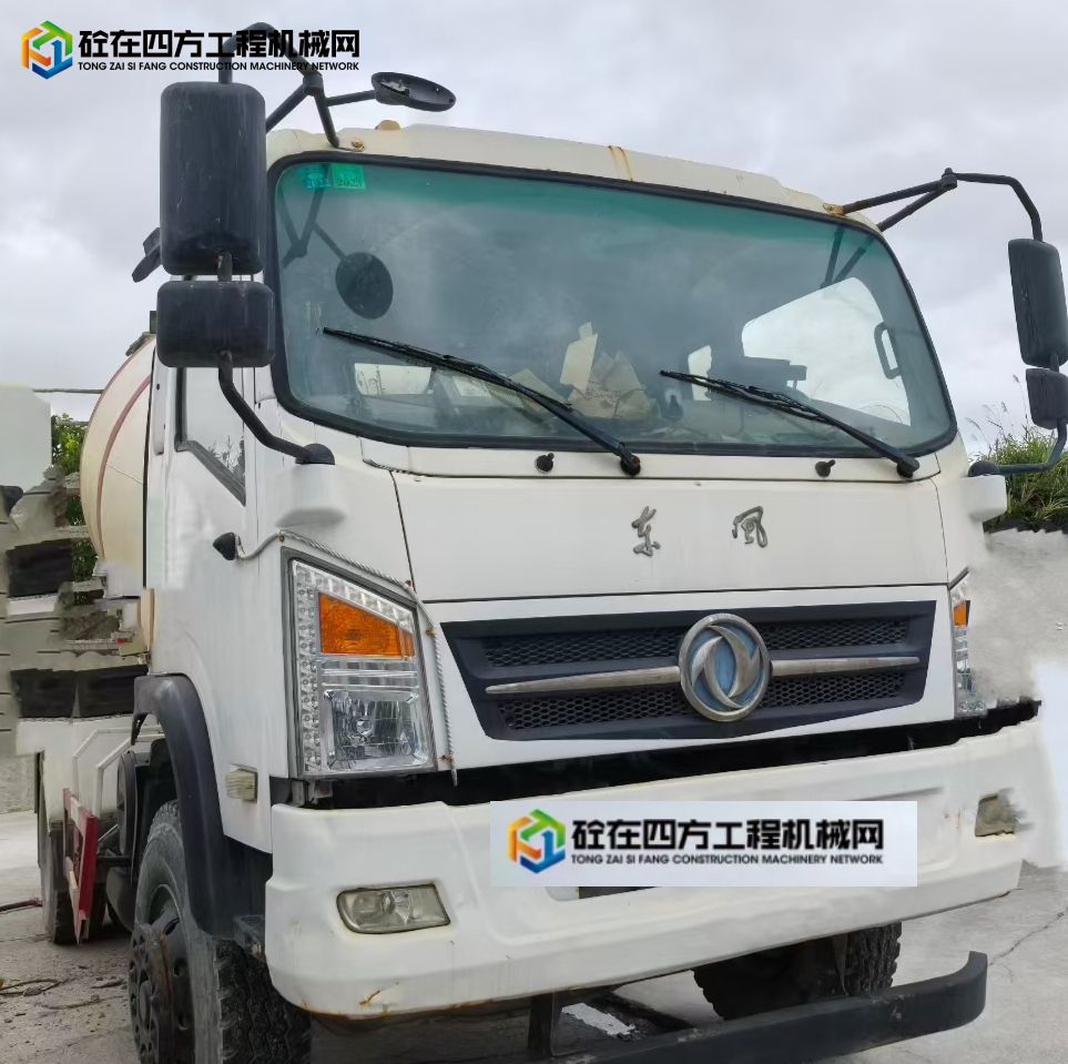 https://images.tongzsf.com/tong/truck_machine/20250806/16892b3b379097.jpg
