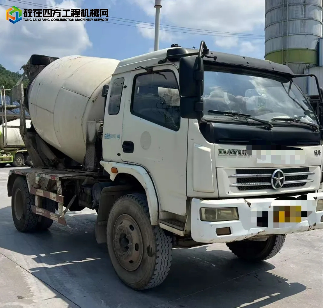 https://images.tongzsf.com/tong/truck_machine/20250806/16892cf4b113dd.jpg