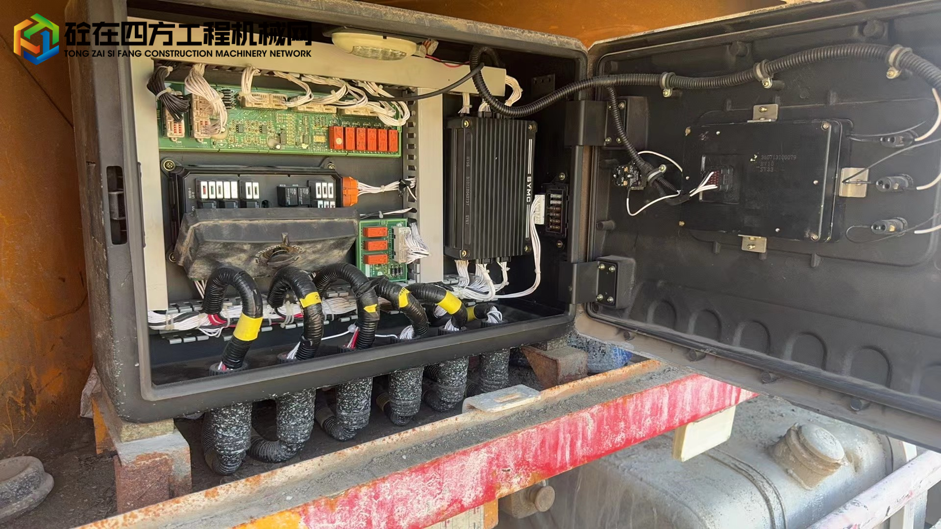 https://images.tongzsf.com/tong/truck_machine/20250806/16892ffc6af44a.jpg