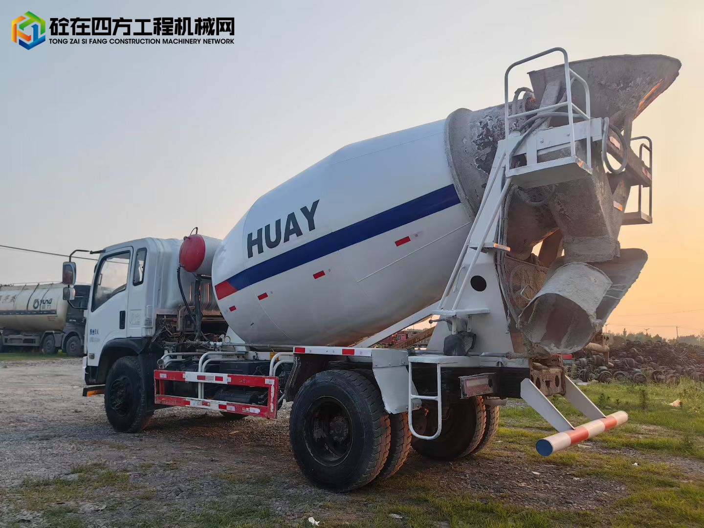 https://images.tongzsf.com/tong/truck_machine/20250807/1689448b33fec5.jpg