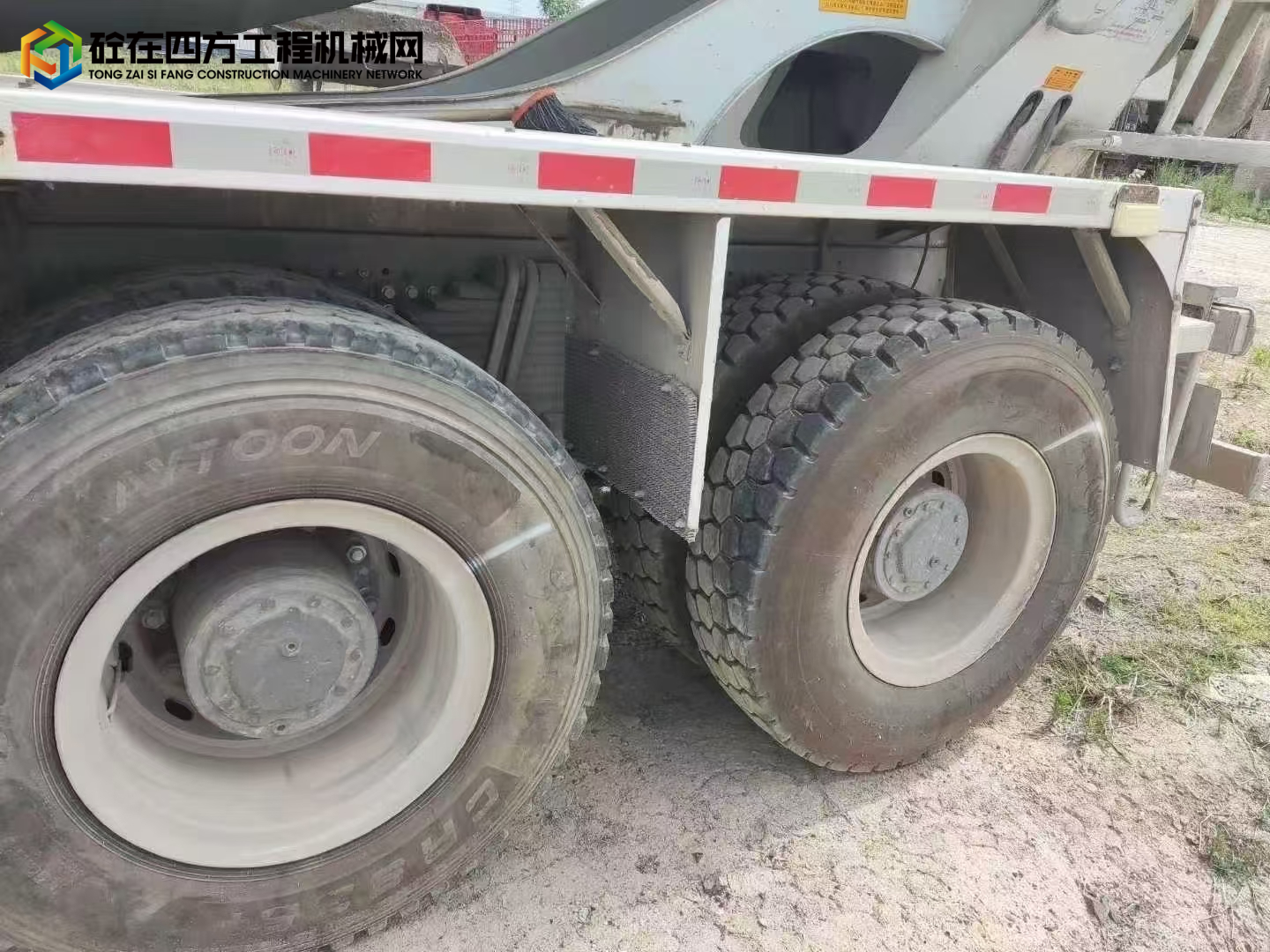 https://images.tongzsf.com/tong/truck_machine/20250811/168999c7e627b6.jpg