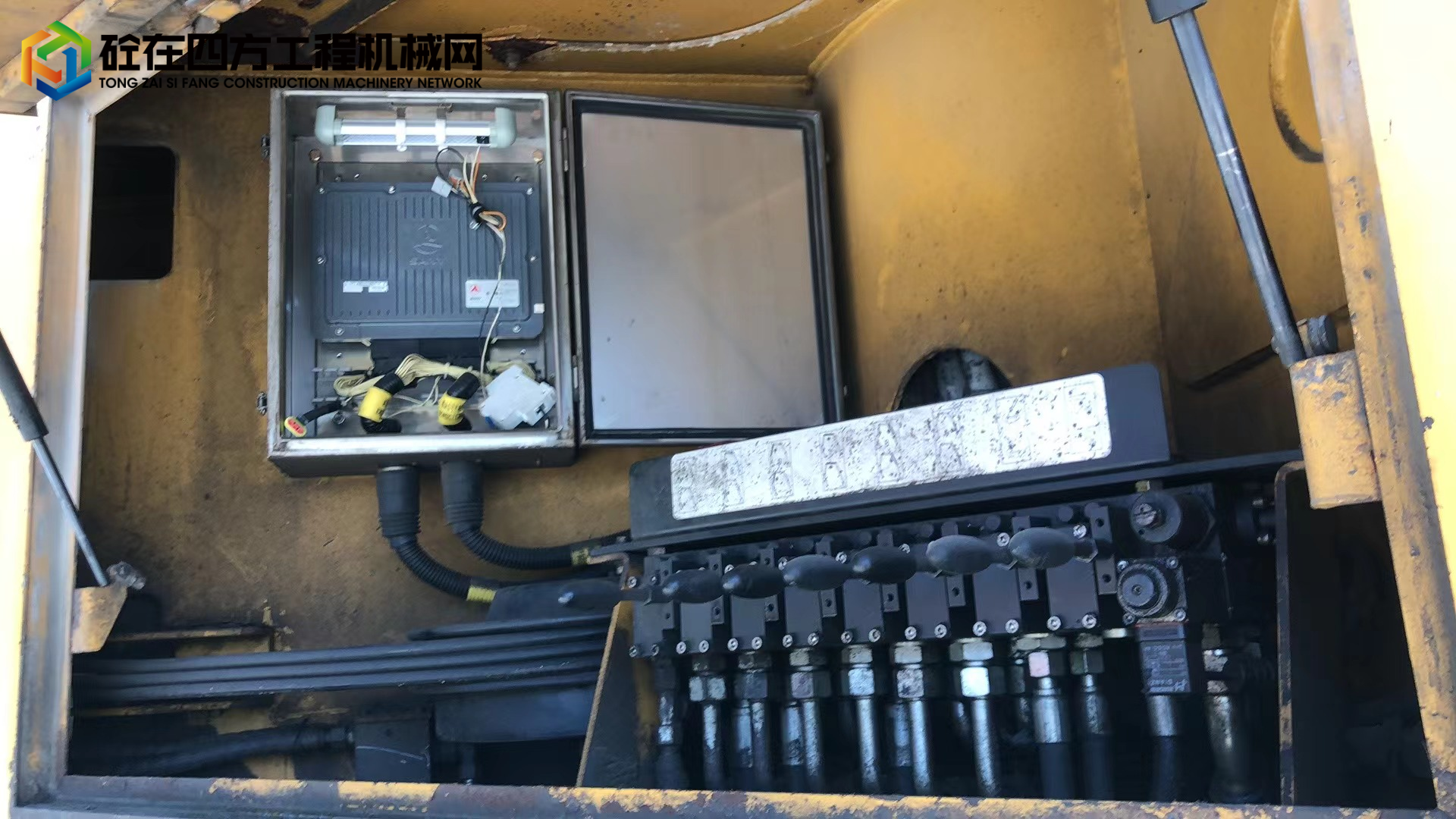 https://images.tongzsf.com/tong/truck_machine/20250812/1689aa88633267.jpg