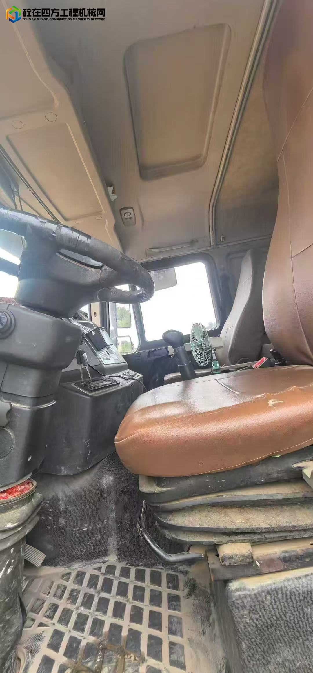 https://images.tongzsf.com/tong/truck_machine/20250813/1689c4e6304e5f.jpg