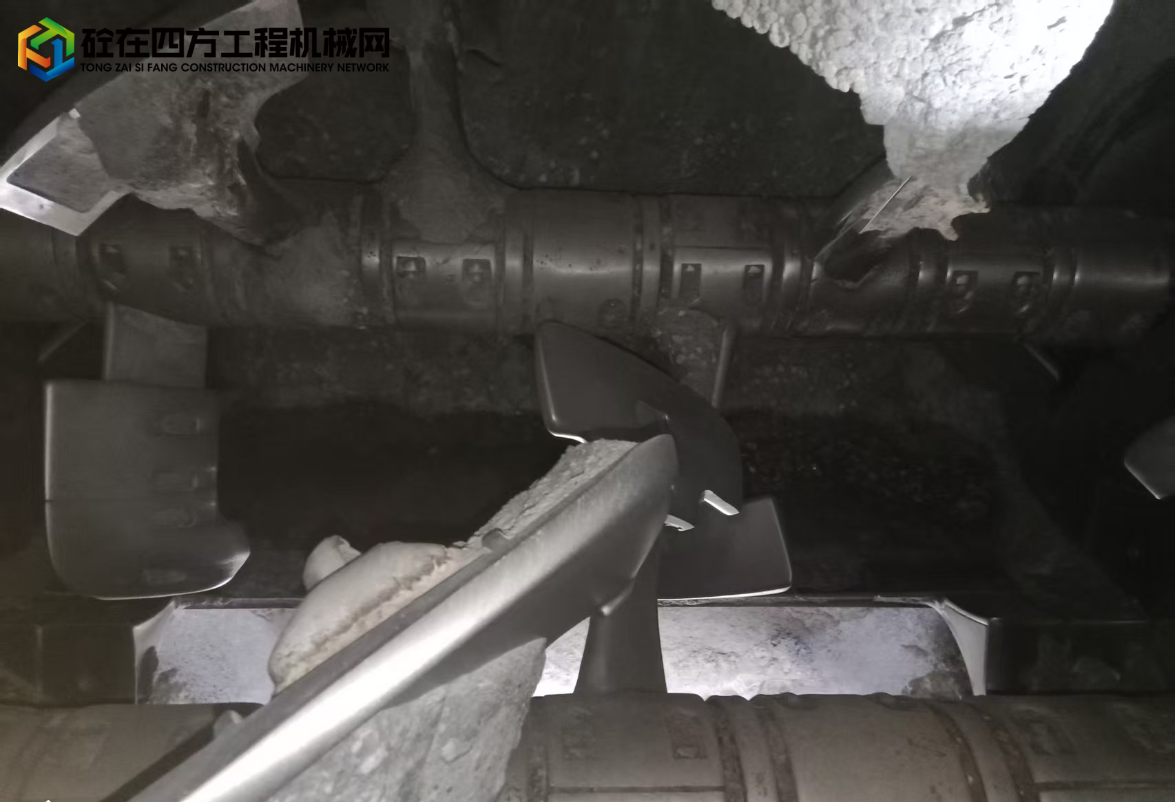 https://images.tongzsf.com/tong/truck_machine/20250814/1689d67e191c9d.jpg
