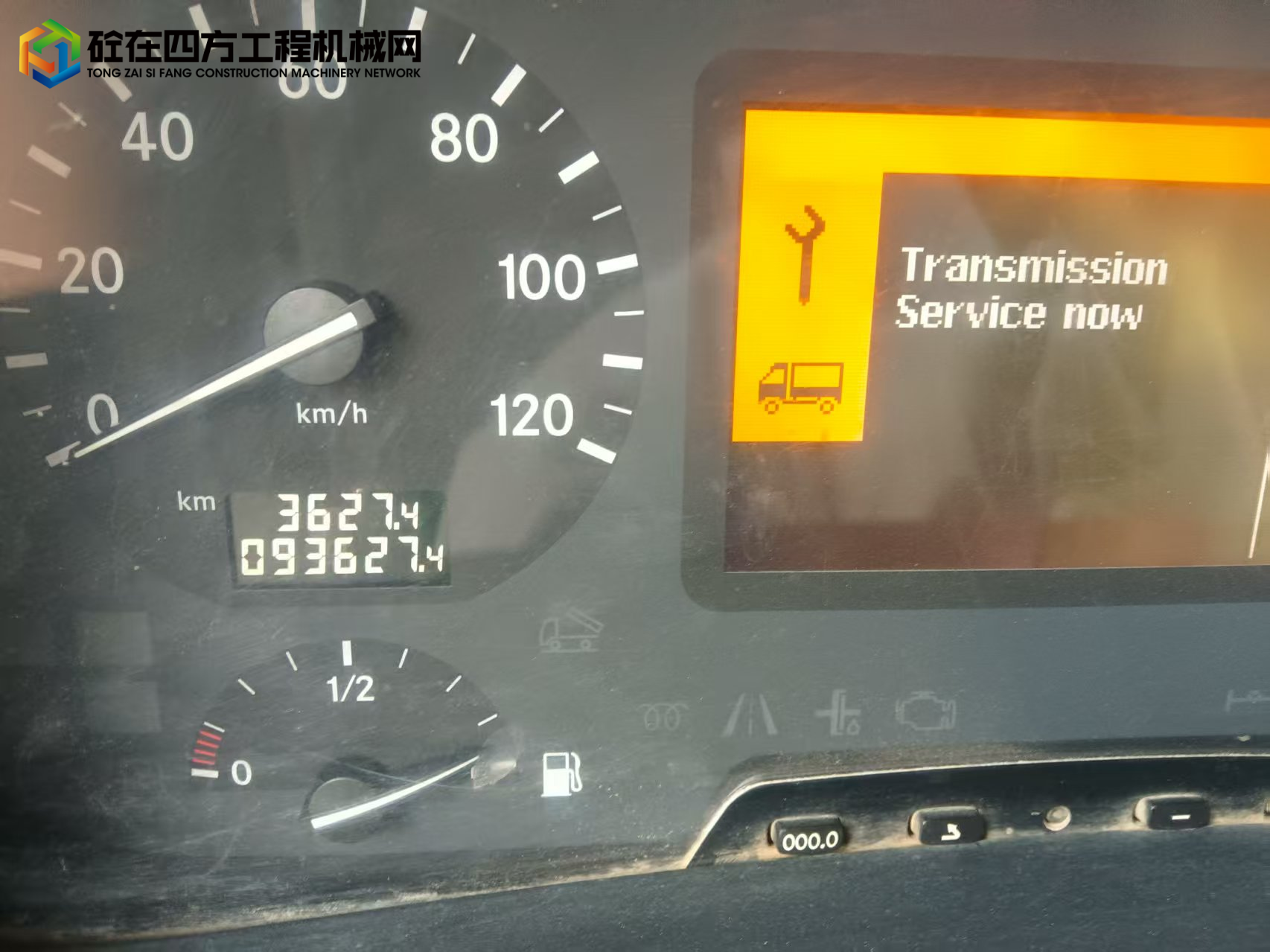 https://images.tongzsf.com/tong/truck_machine/20250818/168a2a36f4de5c.jpg