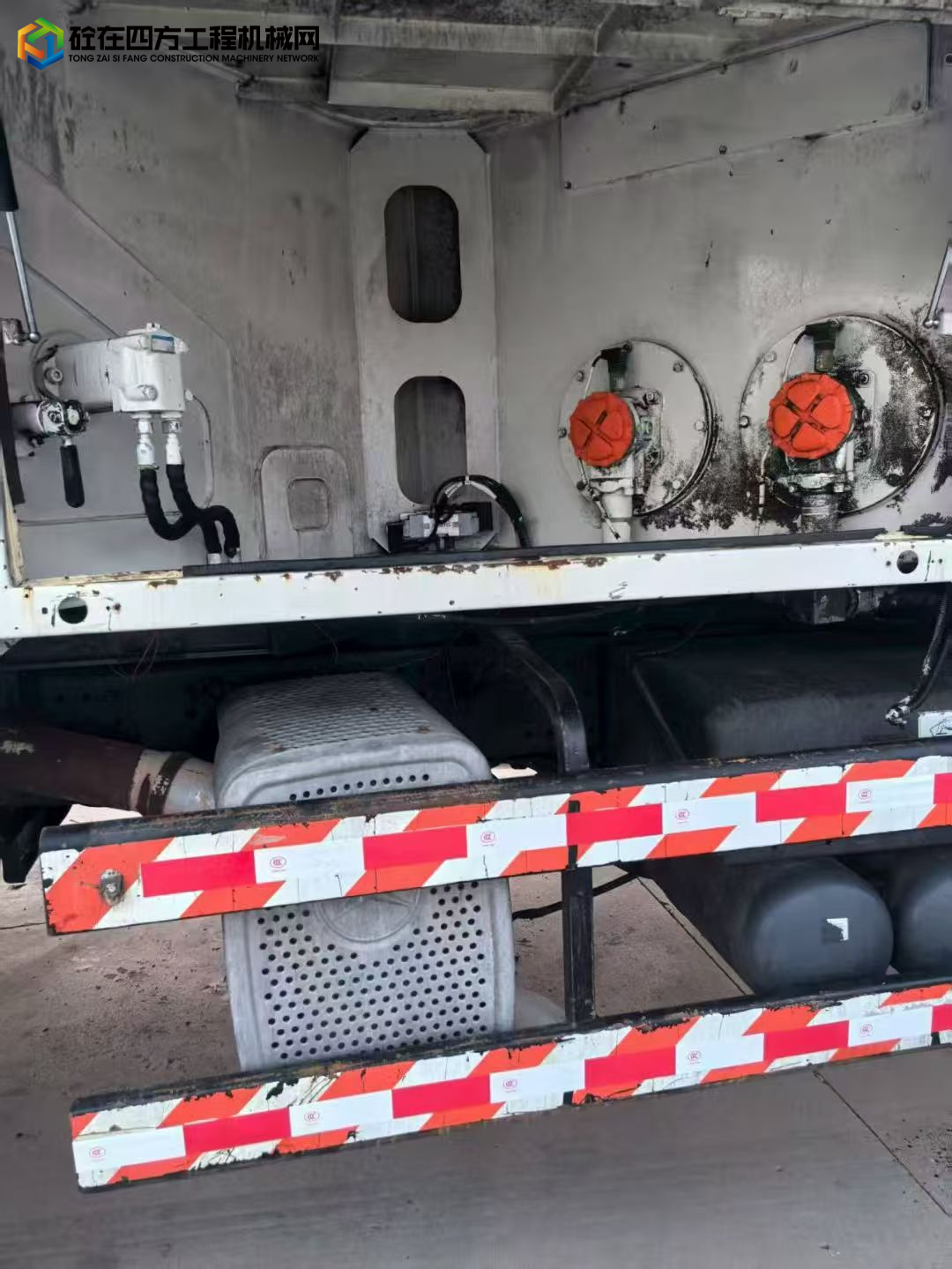 https://images.tongzsf.com/tong/truck_machine/20250819/168a3e70c8e993.jpg