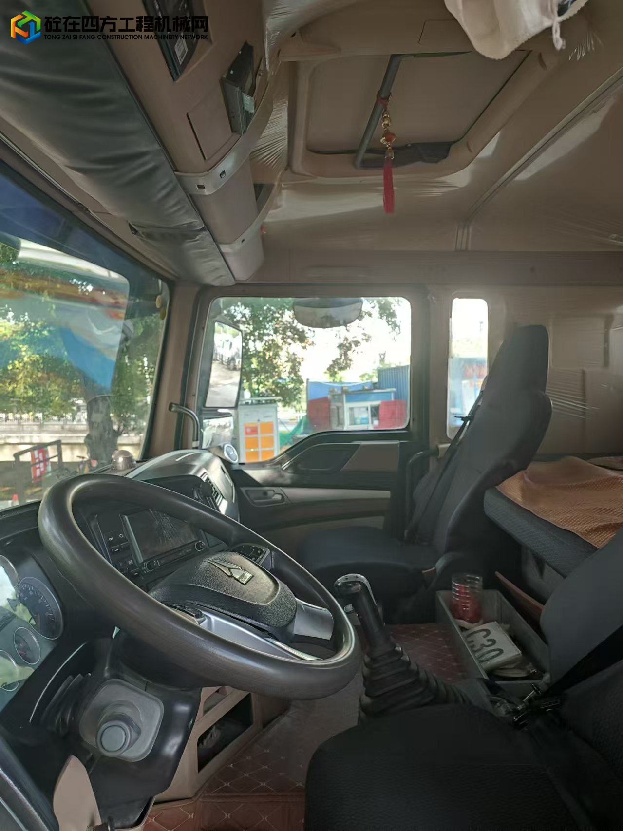https://images.tongzsf.com/tong/truck_machine/20250819/168a3ec6c2a494.jpg