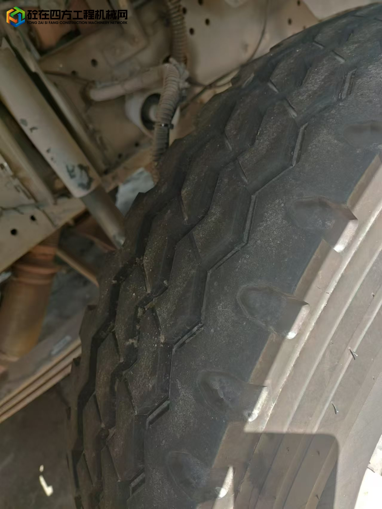 https://images.tongzsf.com/tong/truck_machine/20250819/168a3ec72b9903.jpg