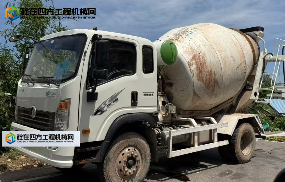 https://images.tongzsf.com/tong/truck_machine/20250819/168a4390ec9e67.jpg