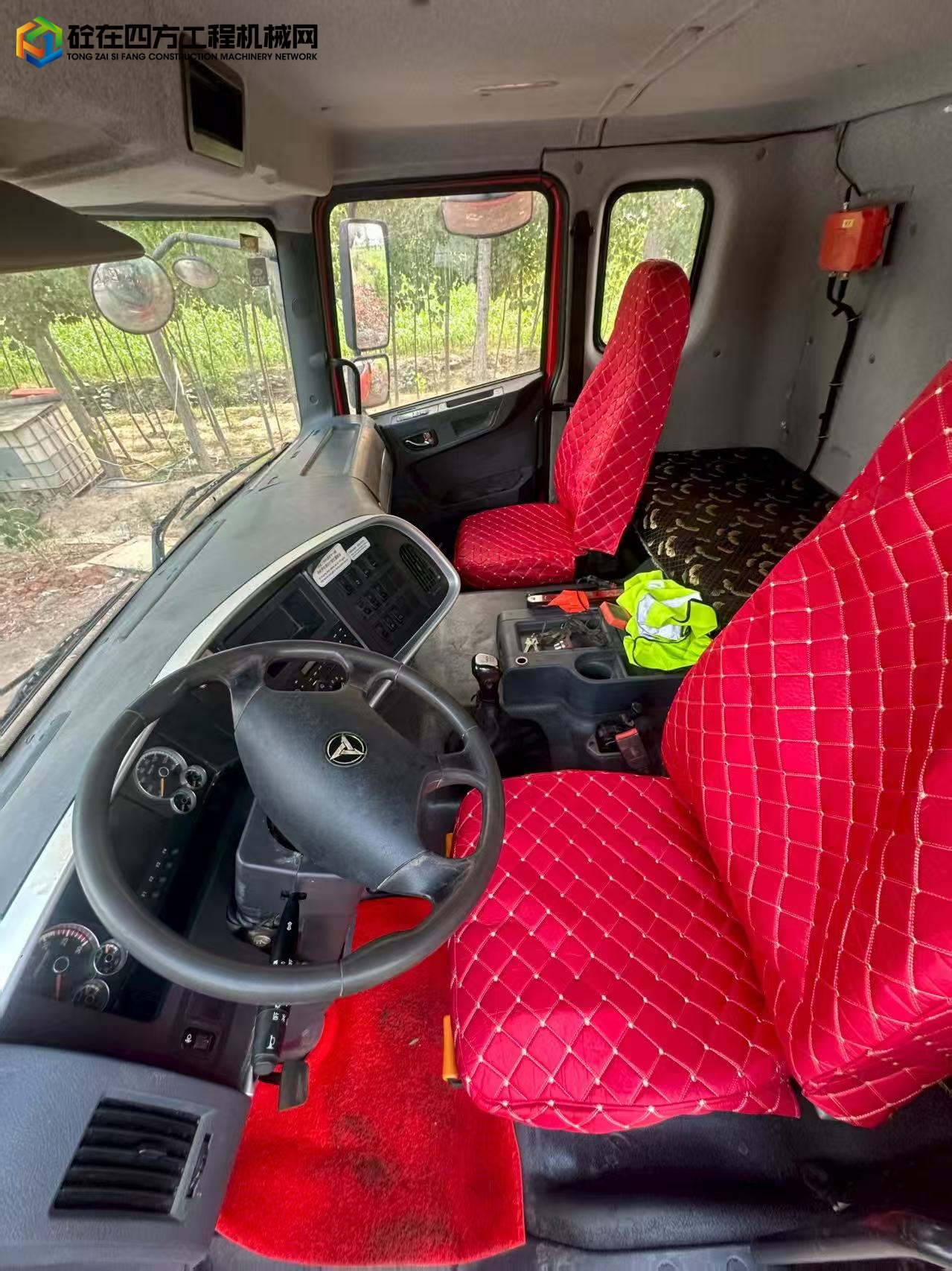 https://images.tongzsf.com/tong/truck_machine/20250821/168a6e069db731.jpg
