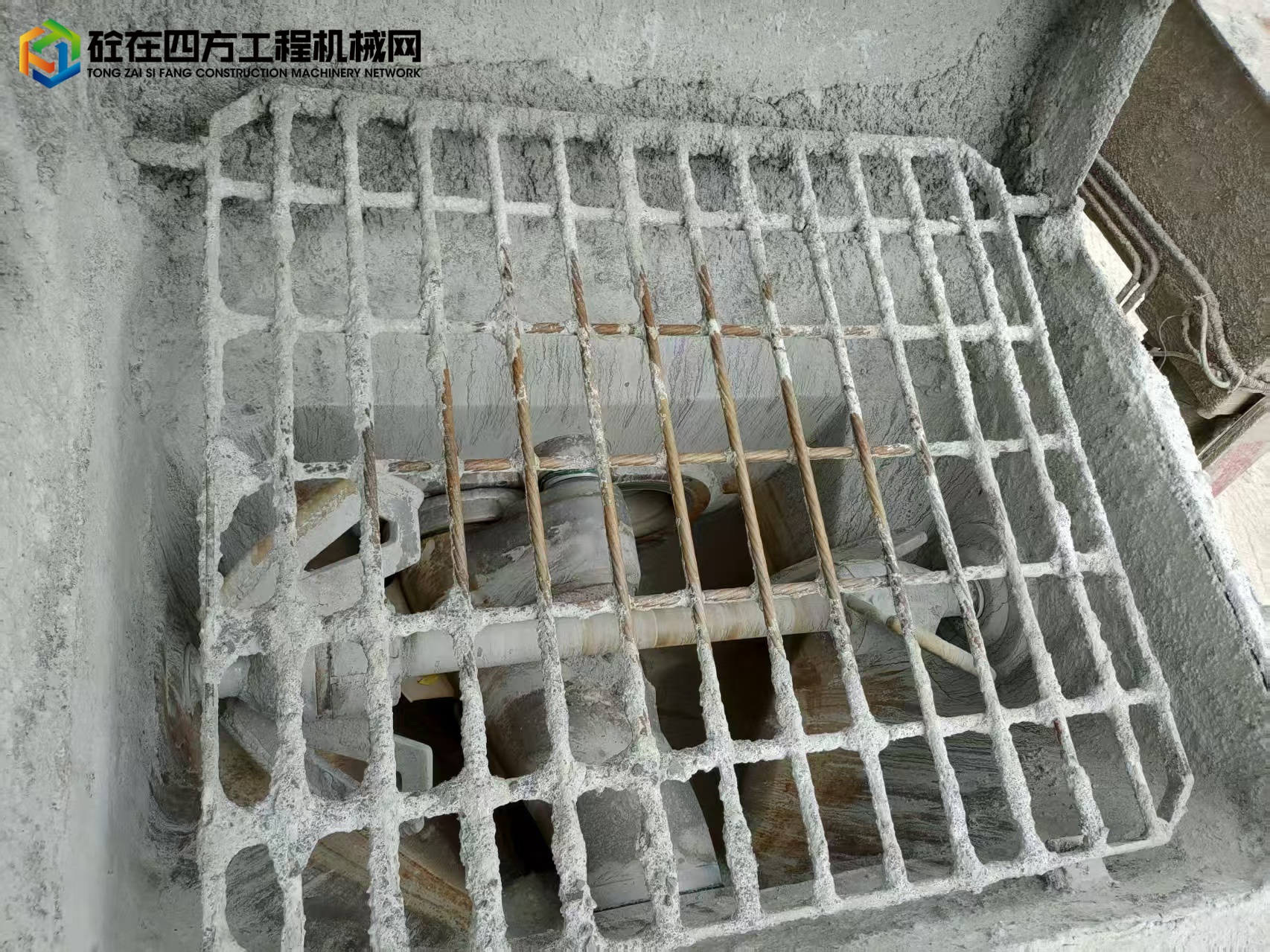 https://images.tongzsf.com/tong/truck_machine/20250823/168a935e5dcee6.jpg