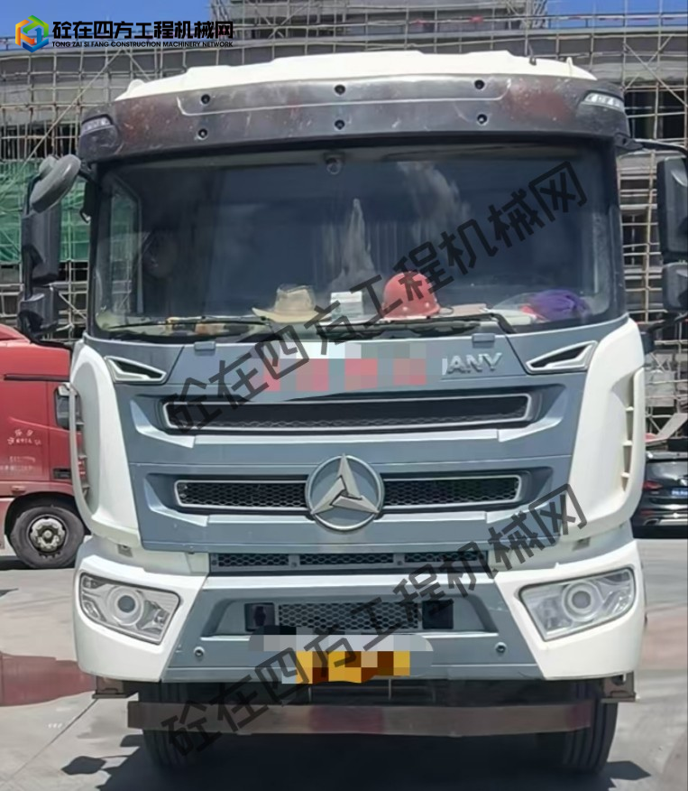 https://images.tongzsf.com/tong/truck_machine/20250827/168ae5f4b89e4a.jpg