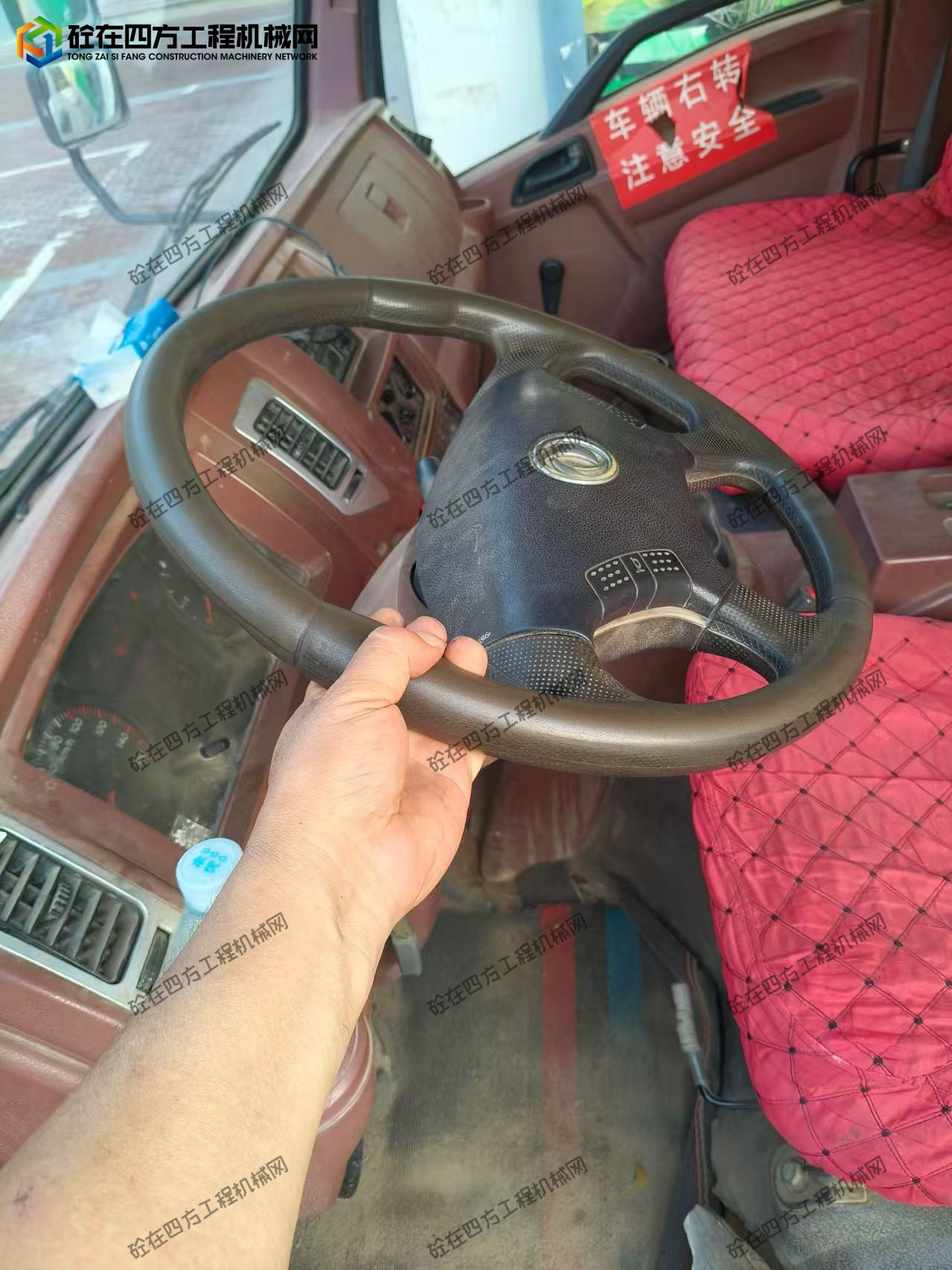 https://images.tongzsf.com/tong/truck_machine/20250905/168baa9ca2155a.jpg