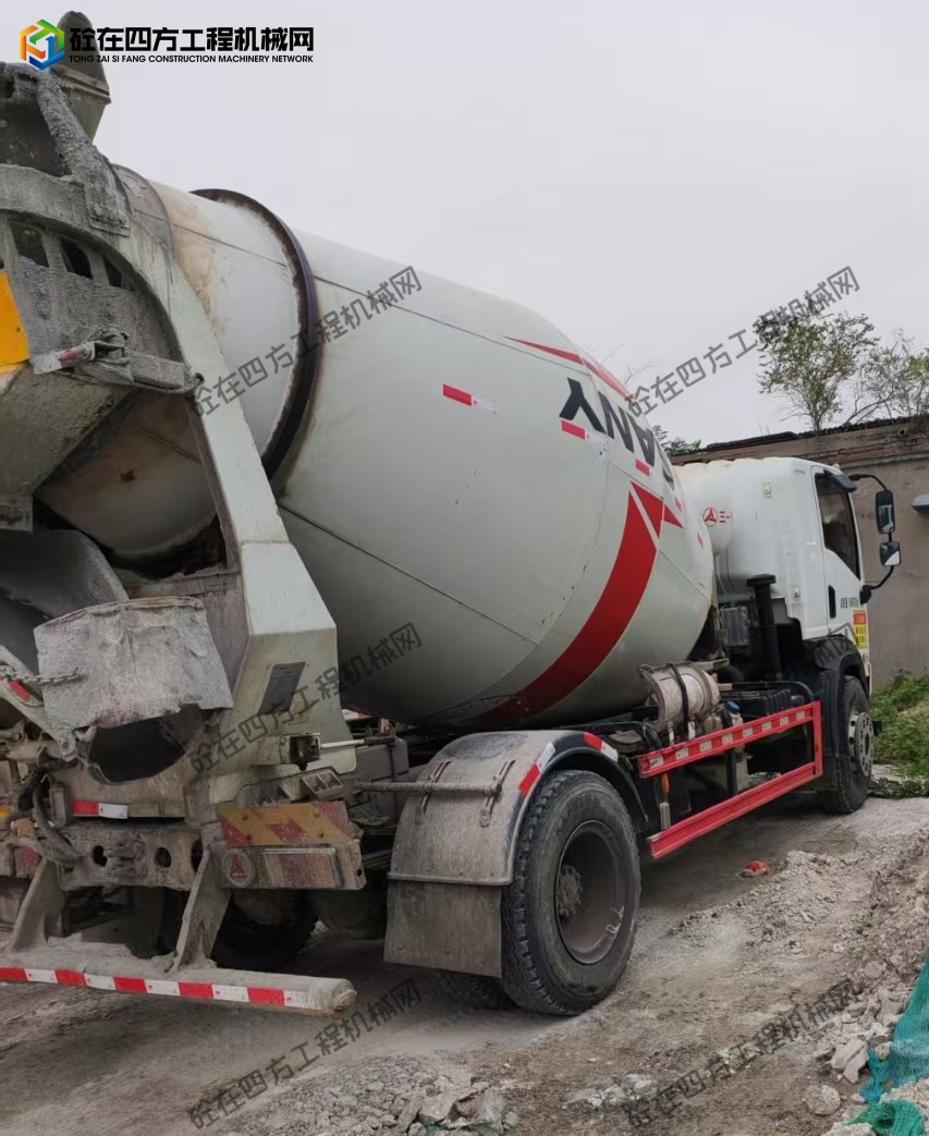 https://images.tongzsf.com/tong/truck_machine/20250908/168bedc152ac81.jpg
