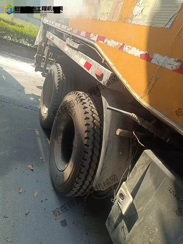 https://images.tongzsf.com/tong/truck_machine/20250909/168bff9a2f0ac7.jpg