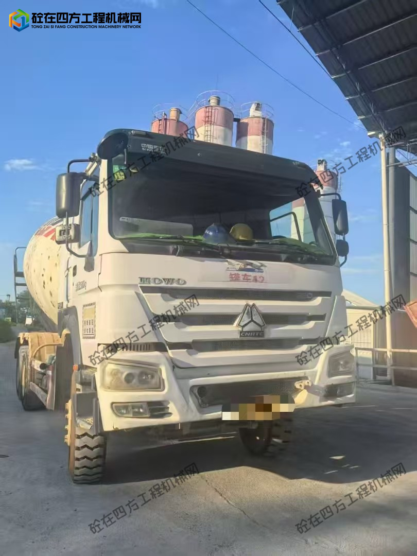 https://images.tongzsf.com/tong/truck_machine/20250912/168c3eb65174cb.jpg