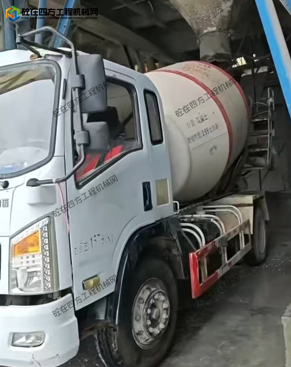 https://images.tongzsf.com/tong/truck_machine/20250915/168c78f7f6d0f1.jpg