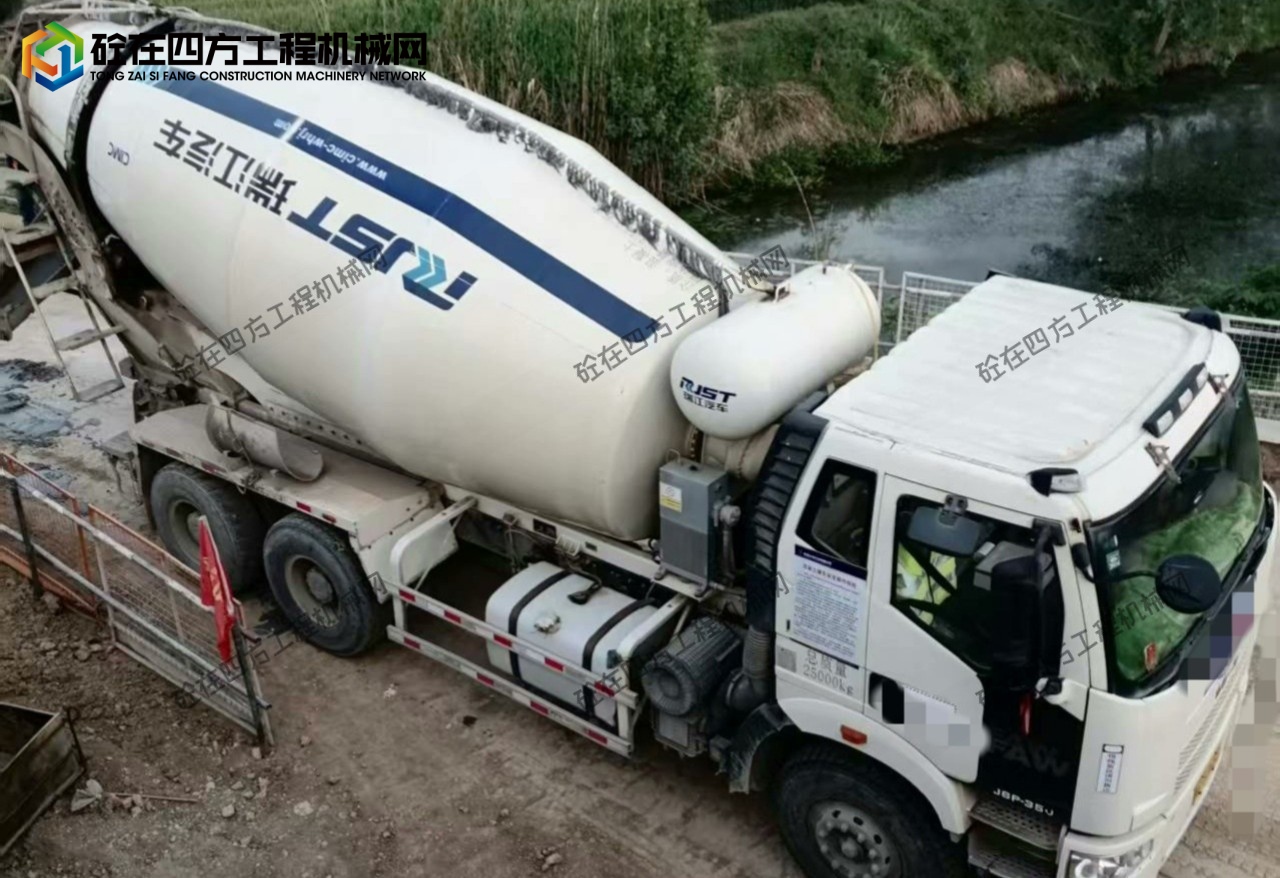 https://images.tongzsf.com/tong/truck_machine/20250920/168ce50f71470b.jpg