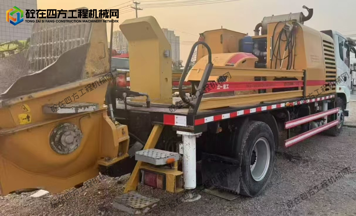 https://images.tongzsf.com/tong/truck_machine/20250924/168d365a708bd8.jpg