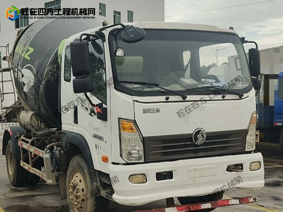 https://images.tongzsf.com/tong/truck_machine/20250926/168d65a3bca8ff.jpg