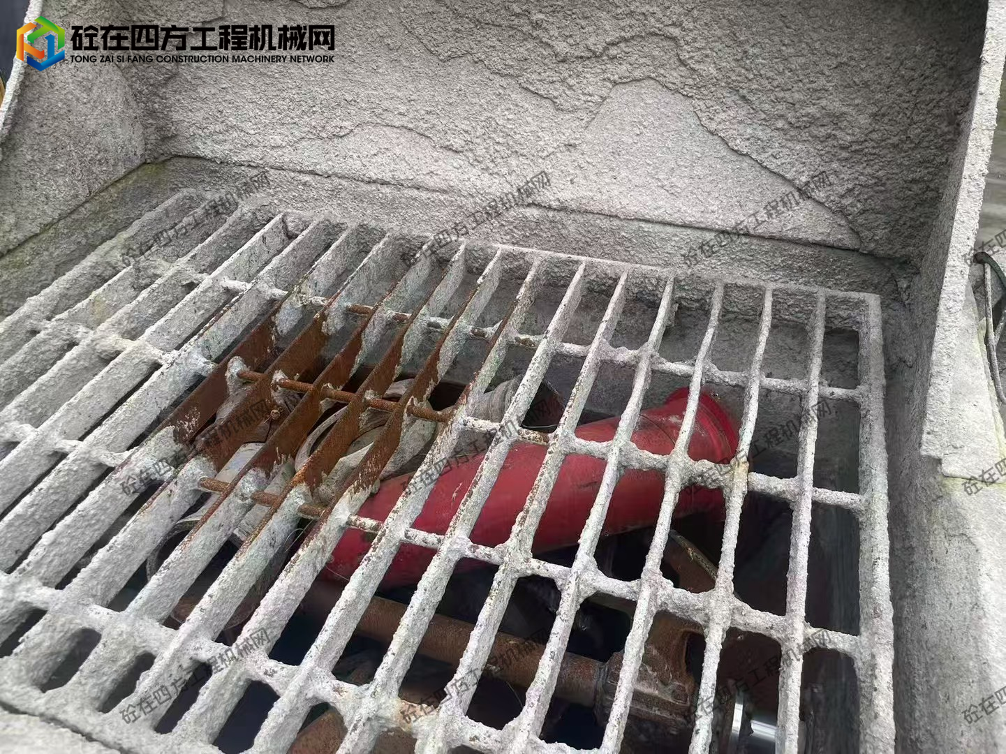 https://images.tongzsf.com/tong/truck_machine/20250929/168da3ad757c8b.jpg