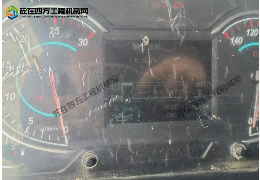 https://images.tongzsf.com/tong/truck_machine/20250930/168db4cdf47e14.jpg