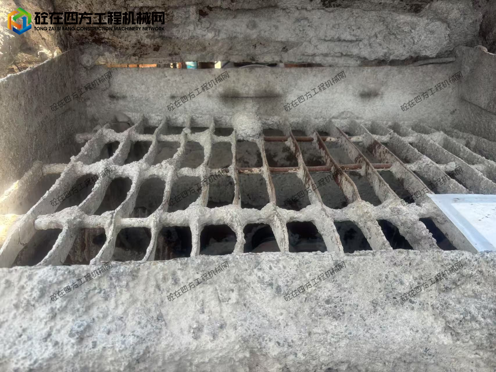 https://images.tongzsf.com/tong/truck_machine/20250930/168db70efe5b31.jpg
